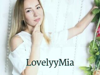 LovelyyMia