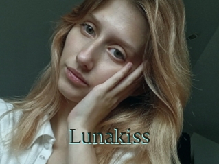 Lunakiss