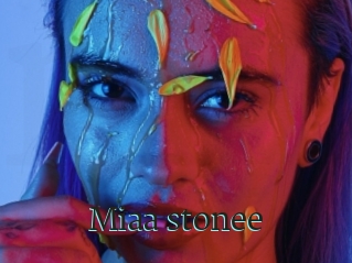 Miaa_stonee