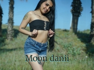 Moon_danii